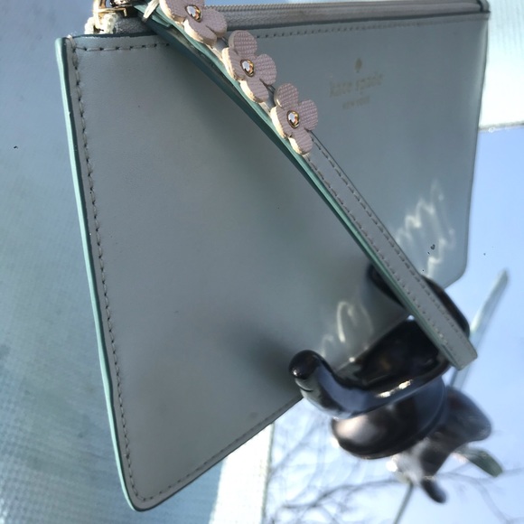 KATE SPADE Leather Eli Wristlet Floral Misty Mint - Picture 4 of 10